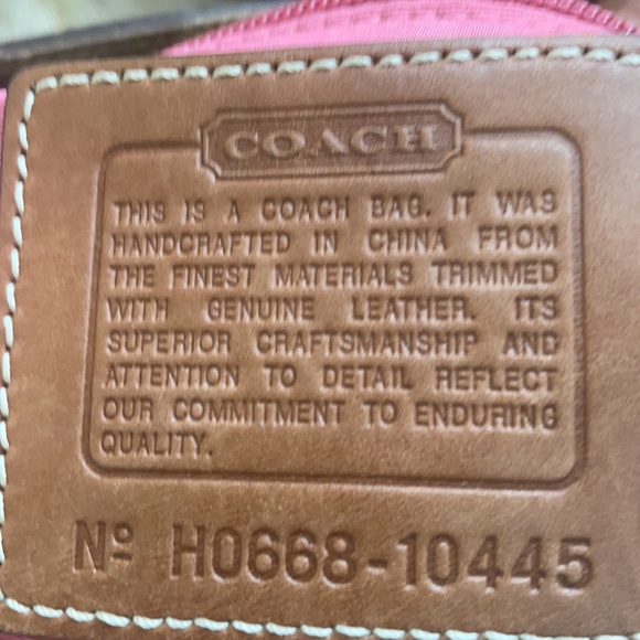 Coach signature shoulder tote - Picture 13 of 14